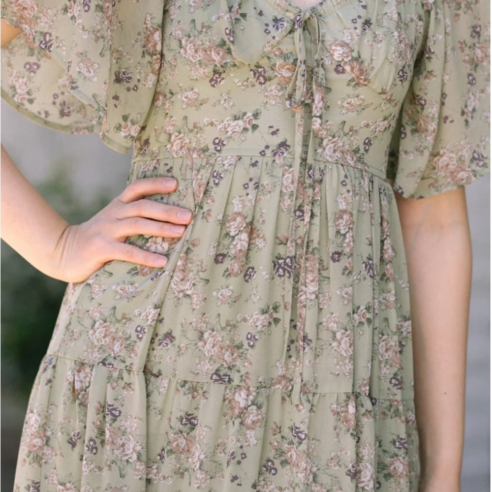 Morning Lavender Chiffon Dress, flower pattern - Picture 3 of 5